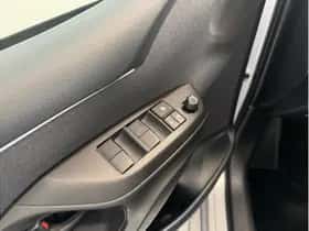 Toyota Yaris (2025) thumbnail 8