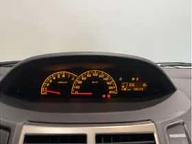Toyota Yaris (2011) thumbnail 11