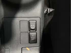 Toyota Yaris (2011) thumbnail 15