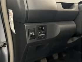 Toyota Yaris (2011) thumbnail 9