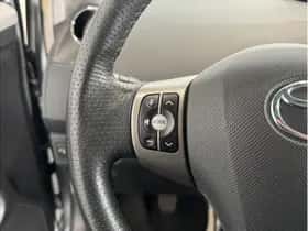 Toyota Yaris (2011) thumbnail 10