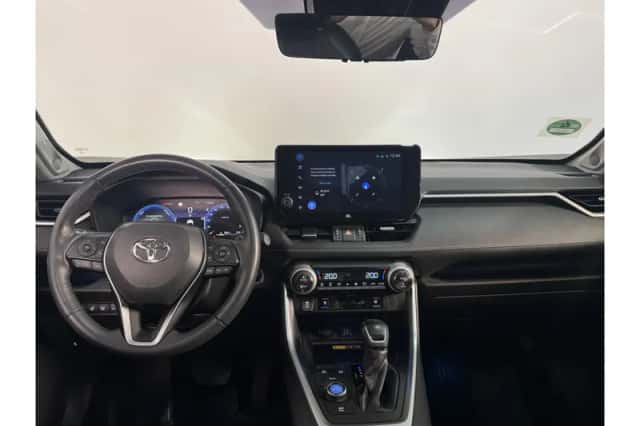 Toyota RAV4 (2023) thumbnail 2