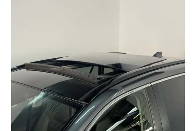 Toyota RAV4 (2023) thumbnail 6