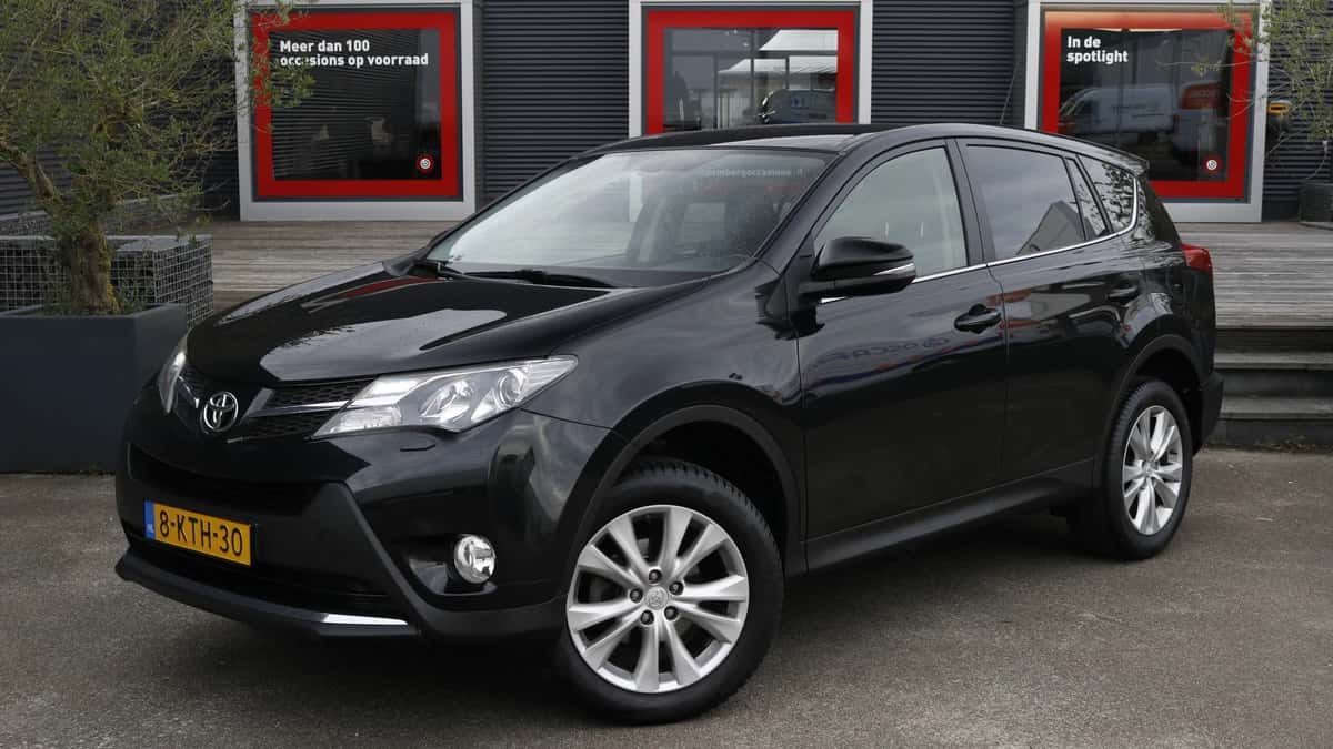 Toyota RAV4 (2013) — foto 1