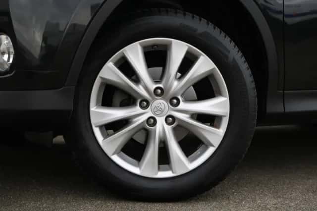 Toyota RAV4 (2013) thumbnail 3