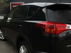 Toyota RAV4 (2013) thumbnail 10