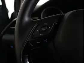 Toyota C-HR (2023) thumbnail 13