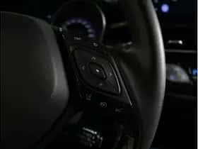 Toyota C-HR (2023) thumbnail 14