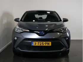 Toyota C-HR (2023) thumbnail 3