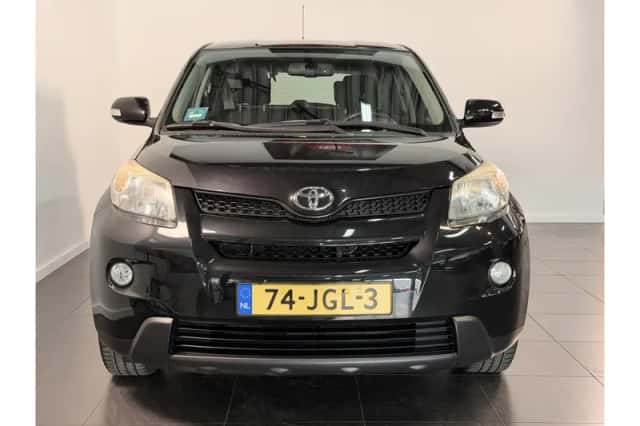 Toyota Urban Cruiser (2009) thumbnail 2