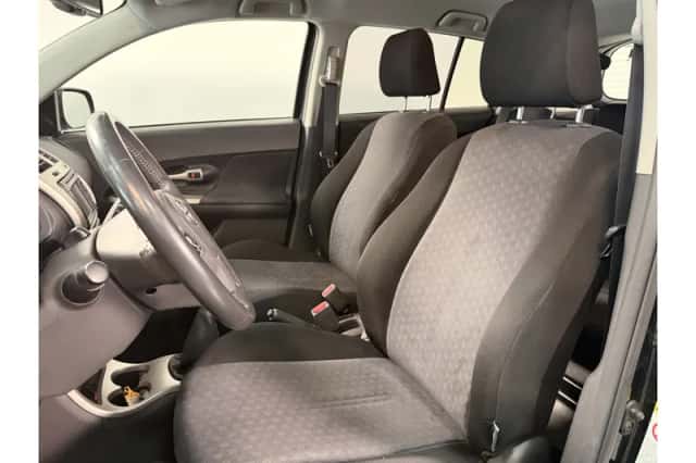 Toyota Urban Cruiser (2009) thumbnail 5