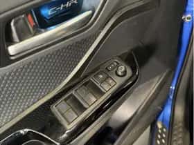 Toyota C-HR (2022) thumbnail 10