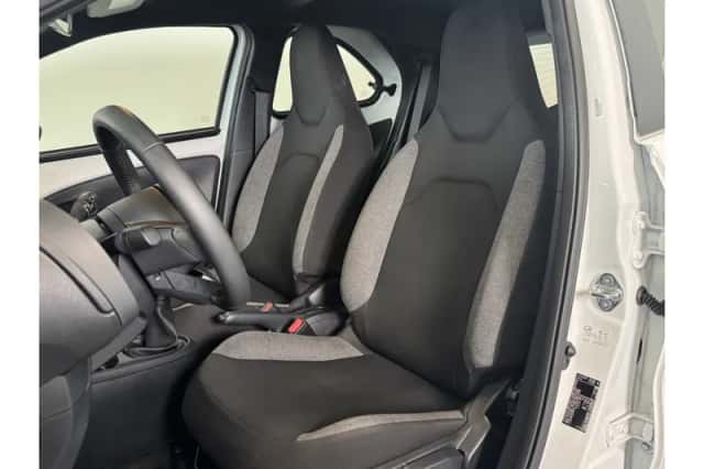 Toyota Aygo X (2025) thumbnail 5