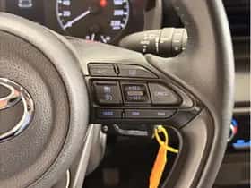 Toyota Yaris (2022) thumbnail 12