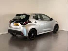 Toyota Yaris (2022) thumbnail 3