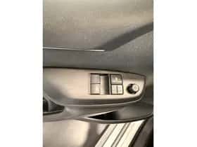 Toyota Yaris (2022) thumbnail 9