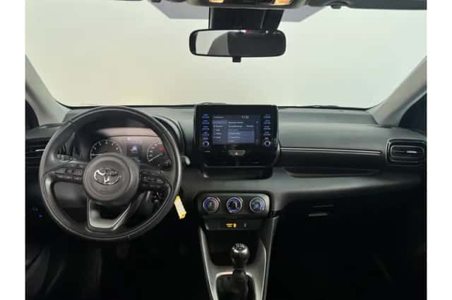 Toyota Yaris (2022) thumbnail 2