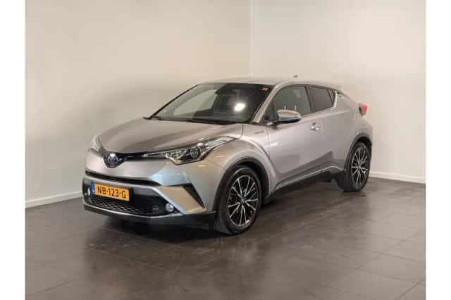 Toyota C-HR (2016) thumbnail 1