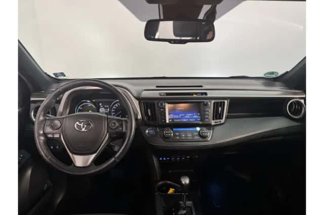 Toyota RAV4 (2018) thumbnail 2
