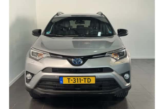 Toyota RAV4 (2018) thumbnail 3