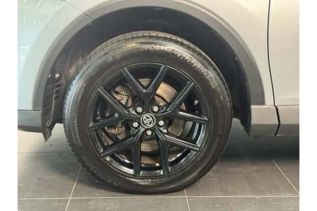 Toyota RAV4 (2018) thumbnail 4