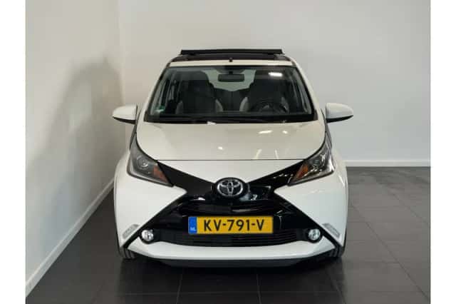 Toyota Aygo (2016) thumbnail 4