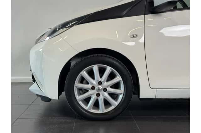 Toyota Aygo (2016) thumbnail 6
