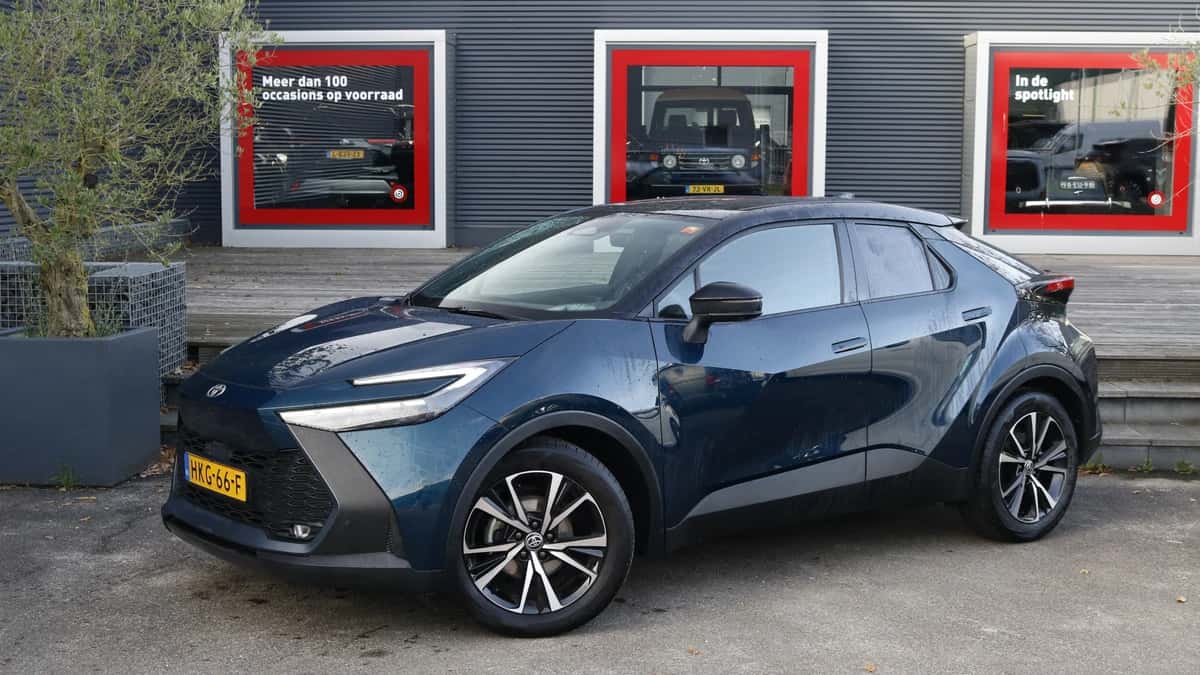 Toyota C-HR (2025) — foto 1