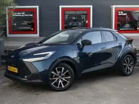 Toyota C-HR (2025) thumbnail 2