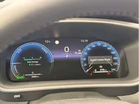 Toyota C-HR (2025) thumbnail 22