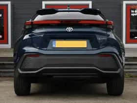 Toyota C-HR (2025) thumbnail 5