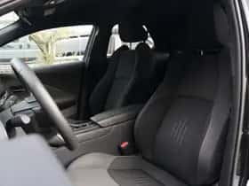 Toyota C-HR (2025) thumbnail 10