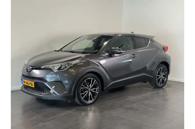 Toyota C-HR (2017) thumbnail 1