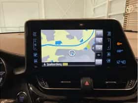 Toyota C-HR (2019) thumbnail 13