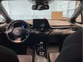 Toyota C-HR (2019) thumbnail 8