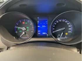 Toyota C-HR (2019) thumbnail 9