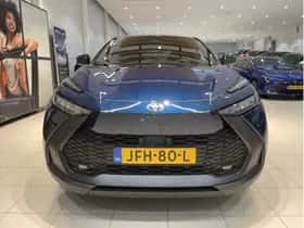 Toyota C-HR (2025) thumbnail 2