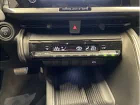 Toyota C-HR (2025) thumbnail 17