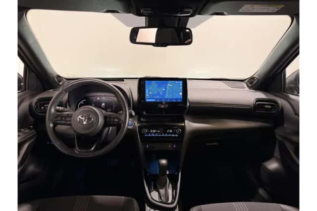 Toyota Yaris Cross (2023) thumbnail 2