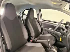Toyota Aygo (2019) thumbnail 8