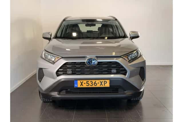 Toyota RAV4 (2024) thumbnail 2