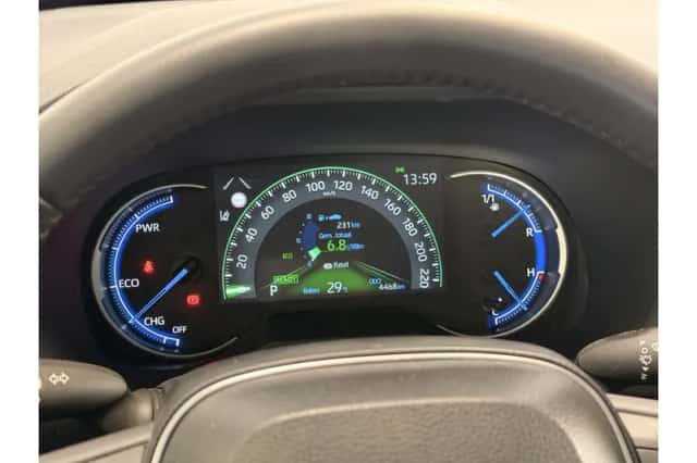 Toyota RAV4 (2024) thumbnail 5