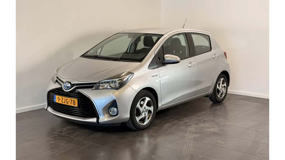 Toyota Yaris (2015) — foto 1