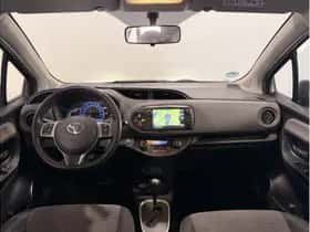 Toyota Yaris (2015) thumbnail 2