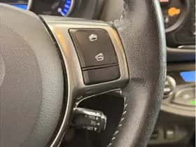 Toyota Yaris (2015) thumbnail 12