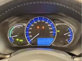 Toyota Yaris (2015) thumbnail 13