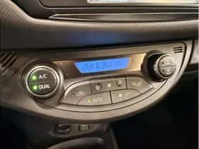 Toyota Yaris (2015) thumbnail 16