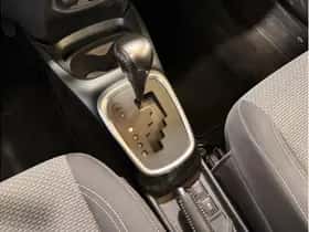 Toyota Yaris (2015) thumbnail 17