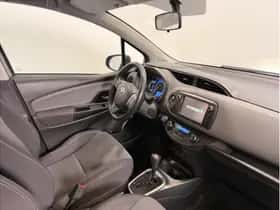 Toyota Yaris (2015) thumbnail 6