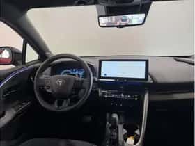 Toyota C-HR (2024) thumbnail 2